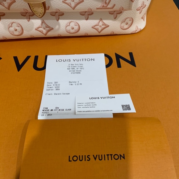 New never used Louis Vuitton Neverfull Fall Collection Bag - Picture 10 of 12